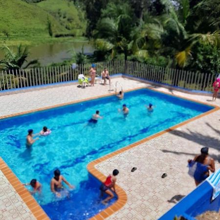 Hotel El Potrillo El Penol  エクステリア 写真