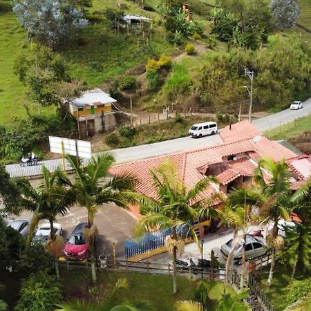 Hotel El Potrillo El Penol  エクステリア 写真