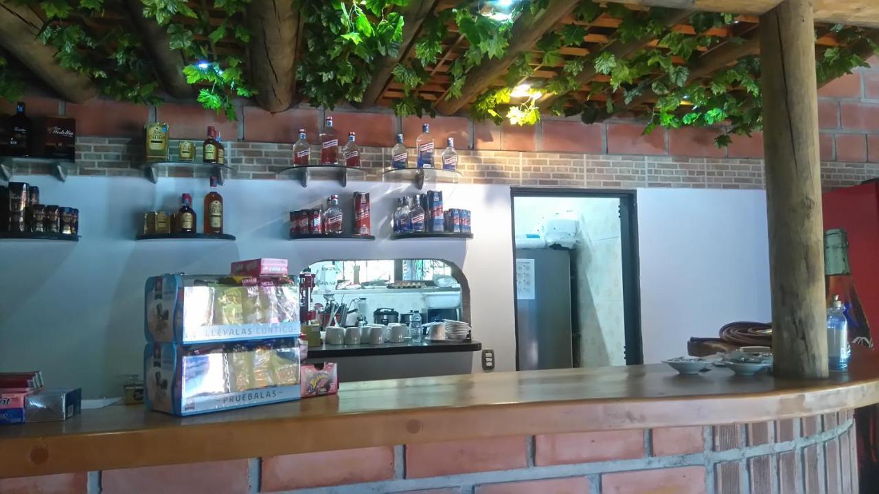 Hotel El Potrillo El Penol  エクステリア 写真