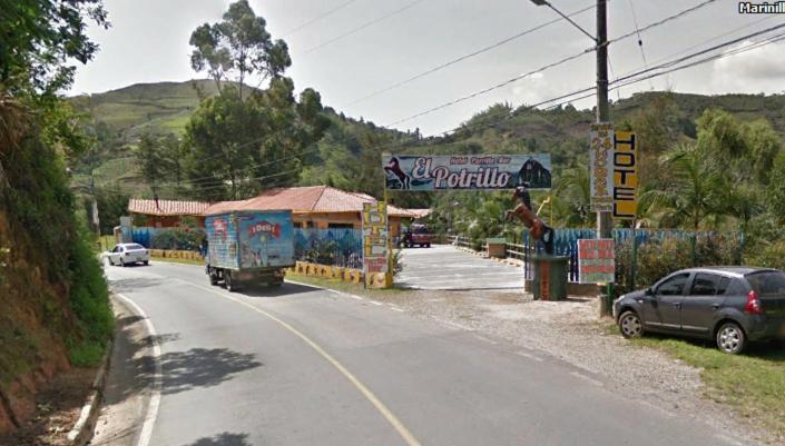 Hotel El Potrillo El Penol  エクステリア 写真