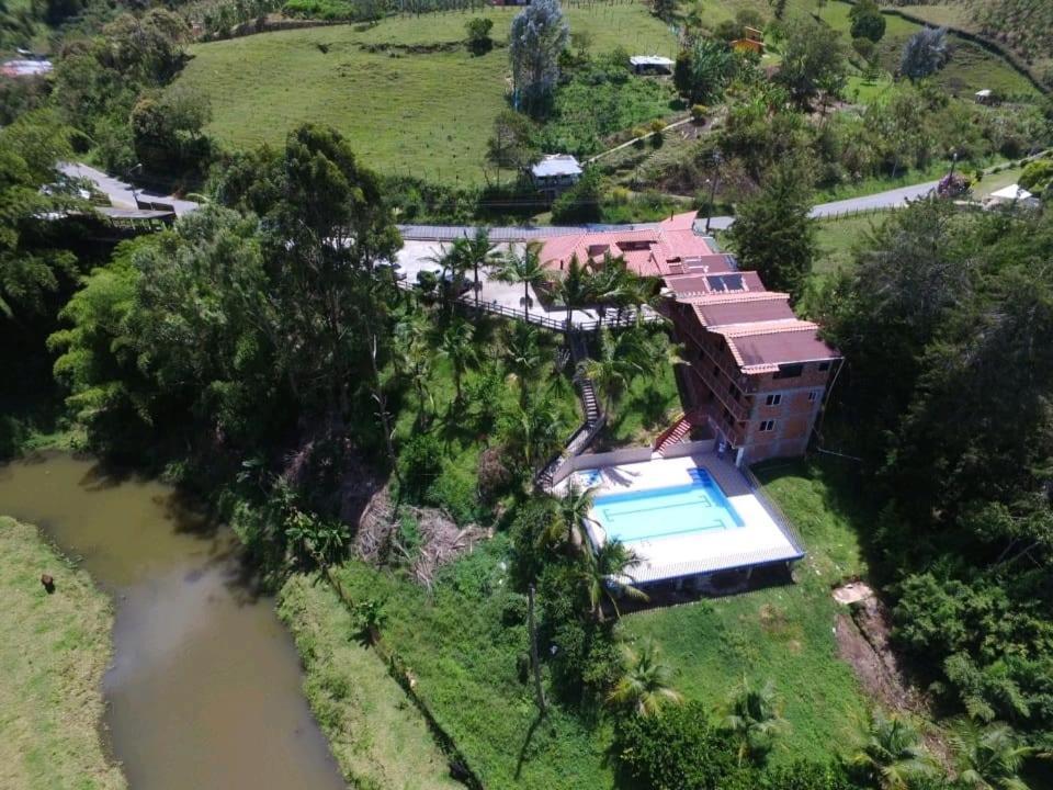 Hotel El Potrillo El Penol  エクステリア 写真