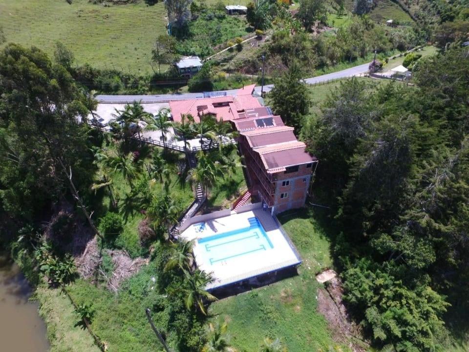 Hotel El Potrillo El Penol  エクステリア 写真
