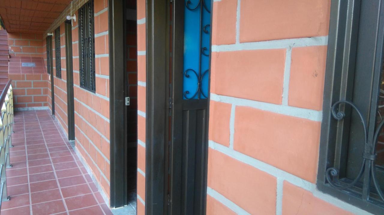 Hotel El Potrillo El Penol  エクステリア 写真