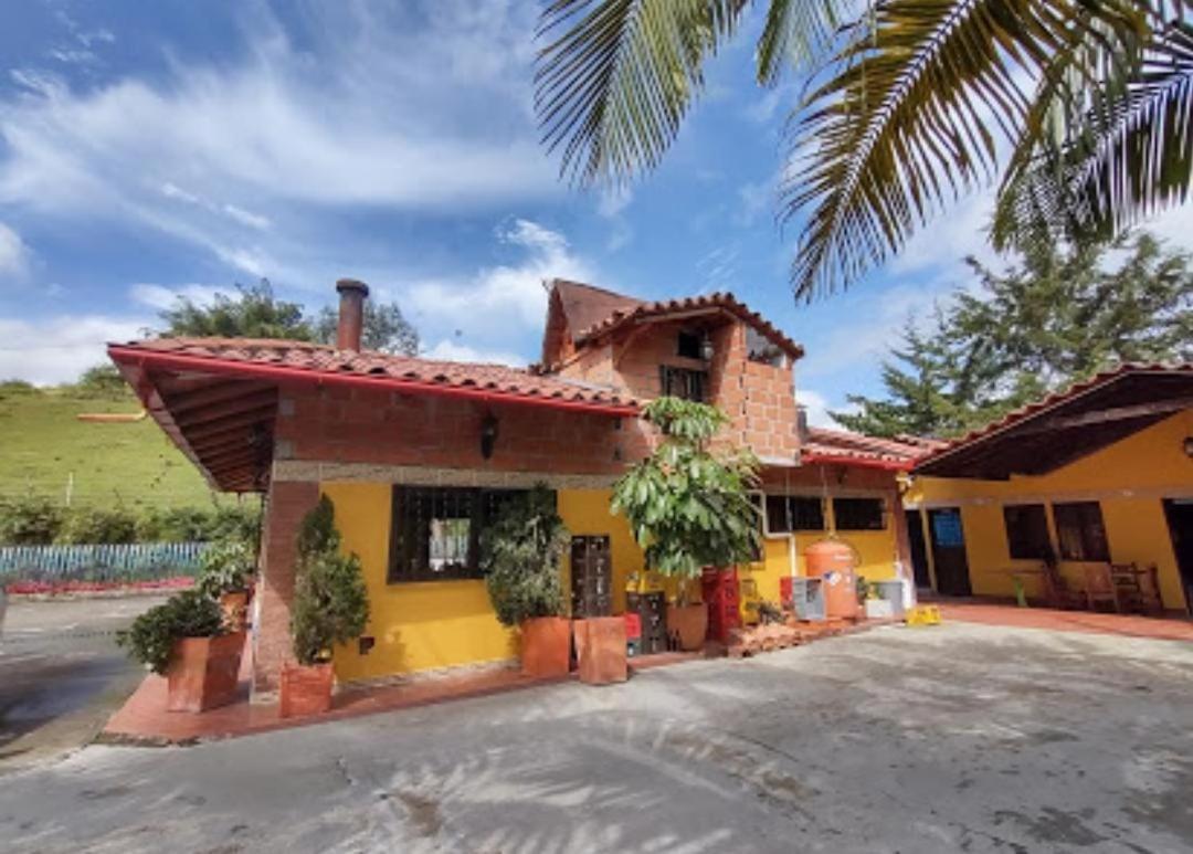 Hotel El Potrillo El Penol  エクステリア 写真